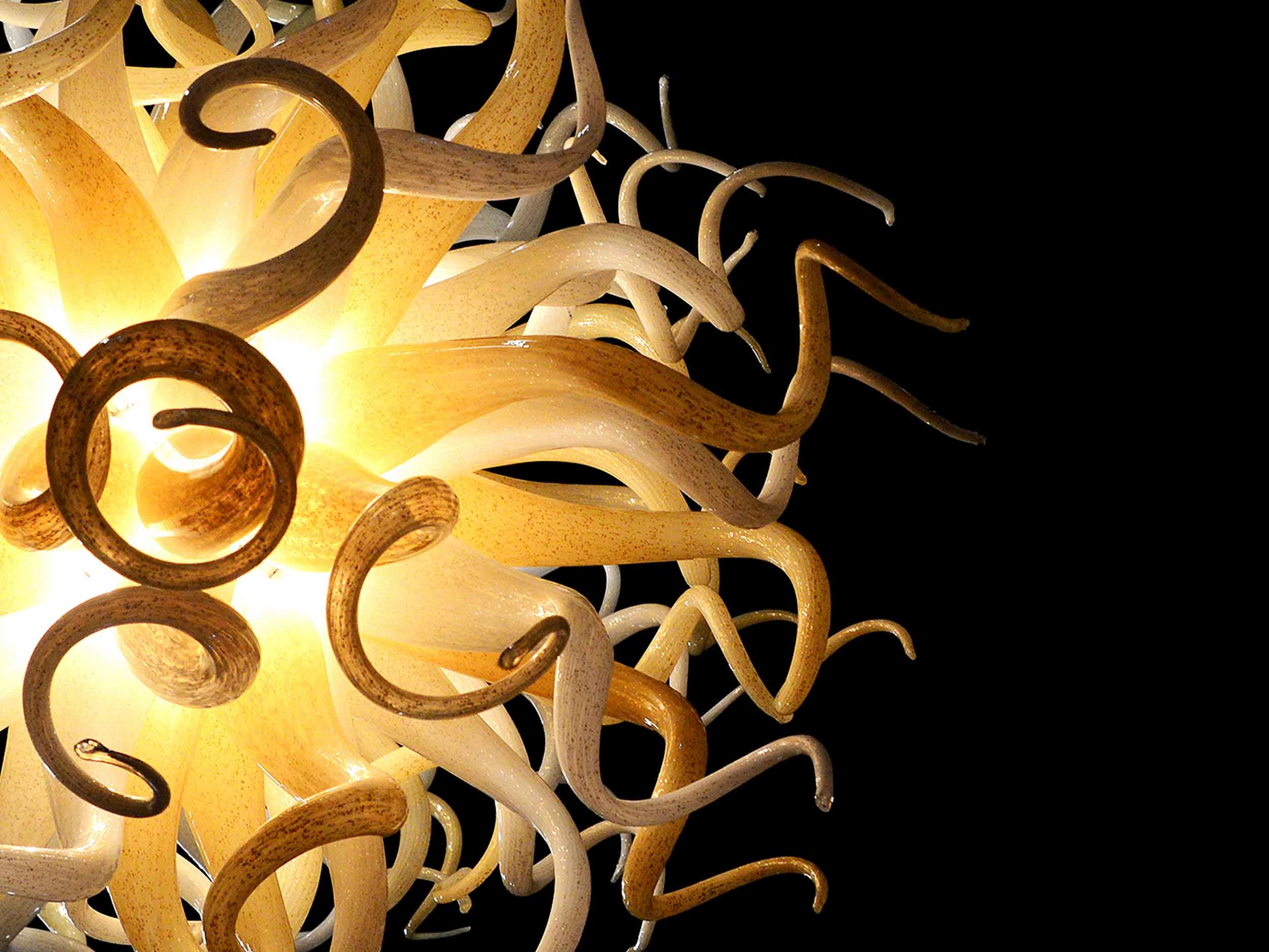 Lampadari moderni con fiamme