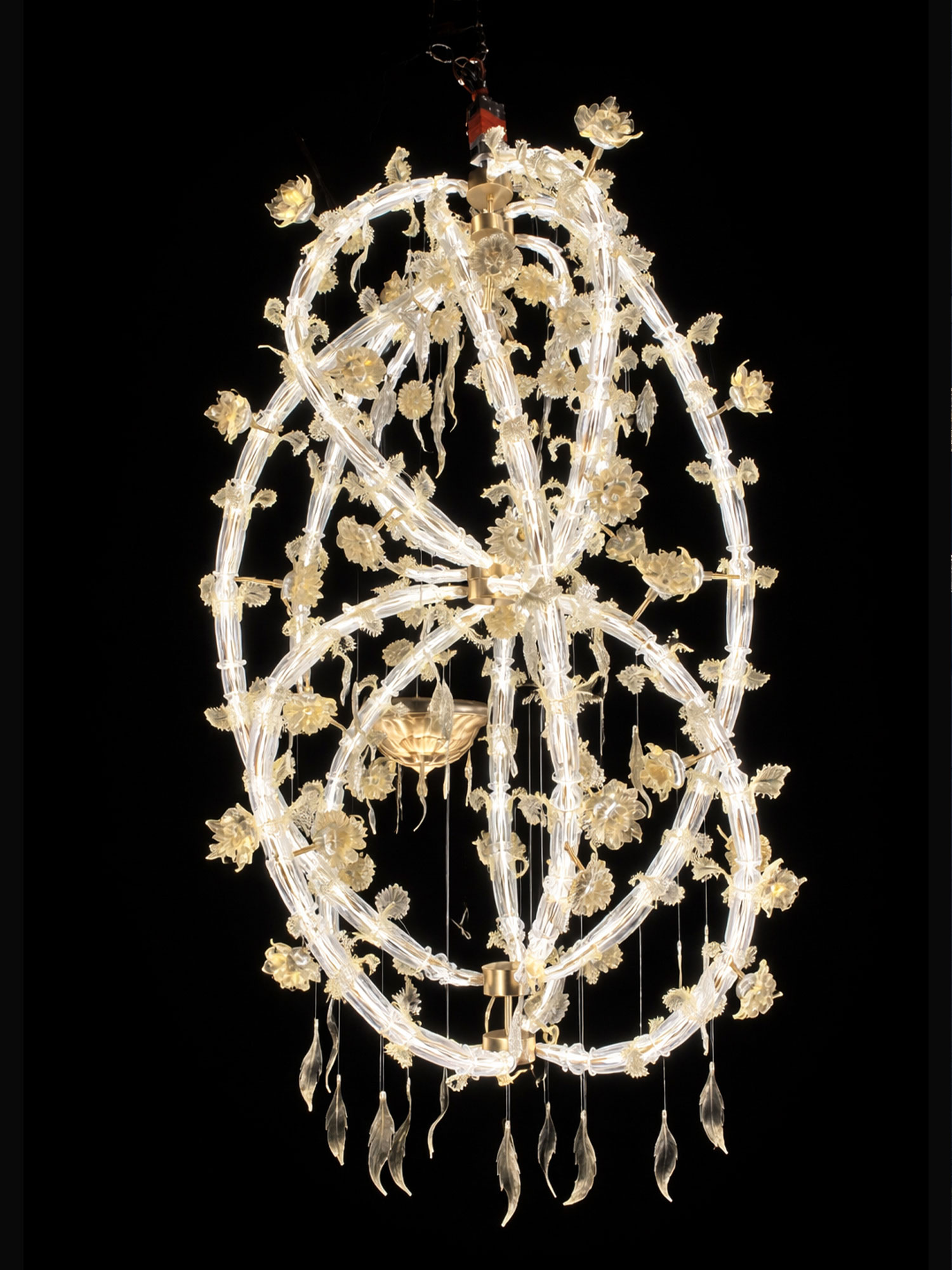 Lampadario in vetro soffiato e oro modello INFINITO